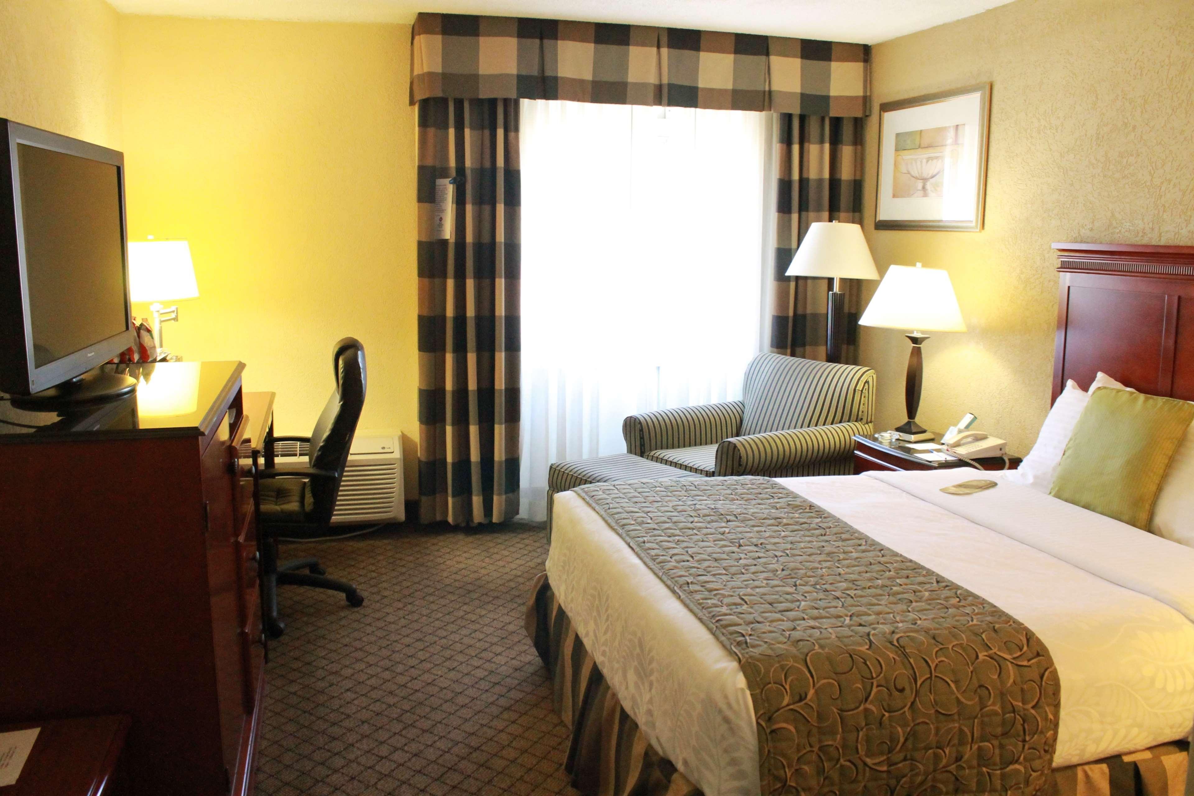 Best Western Plus Bridgeport Inn Exterior foto